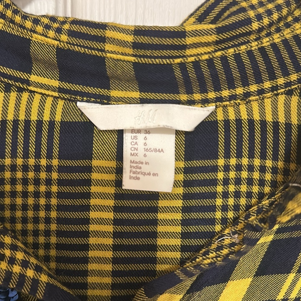 Button down H&M blouse - Picture 4 of 4